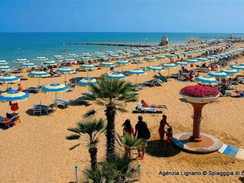 Lignano Riviera With Fireplace & Air Conditioning 利尼亚诺萨比亚多罗 外观 照片
