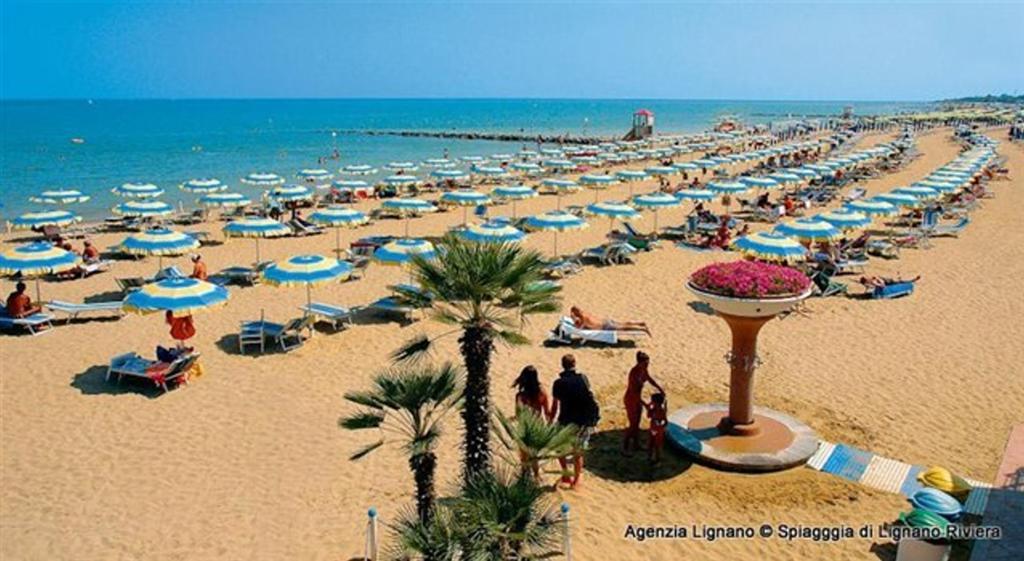 Lignano Riviera With Fireplace & Air Conditioning 利尼亚诺萨比亚多罗 外观 照片